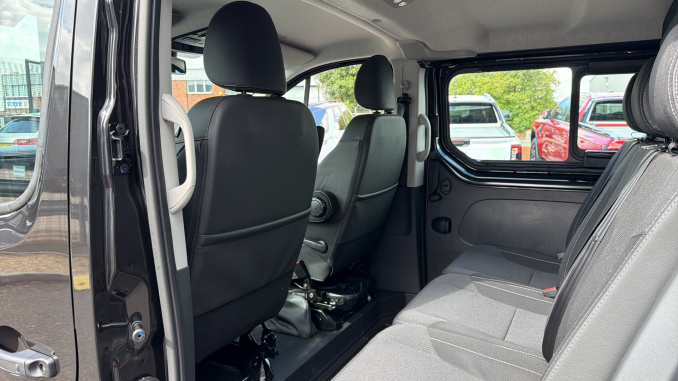 Renault Trafic Lwb Diesel LL30 Blue dCi 150 Extra [Safety] Crew Van - Image 18